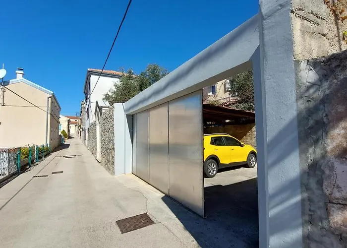 Kristina And Free Parking Апартаменты
